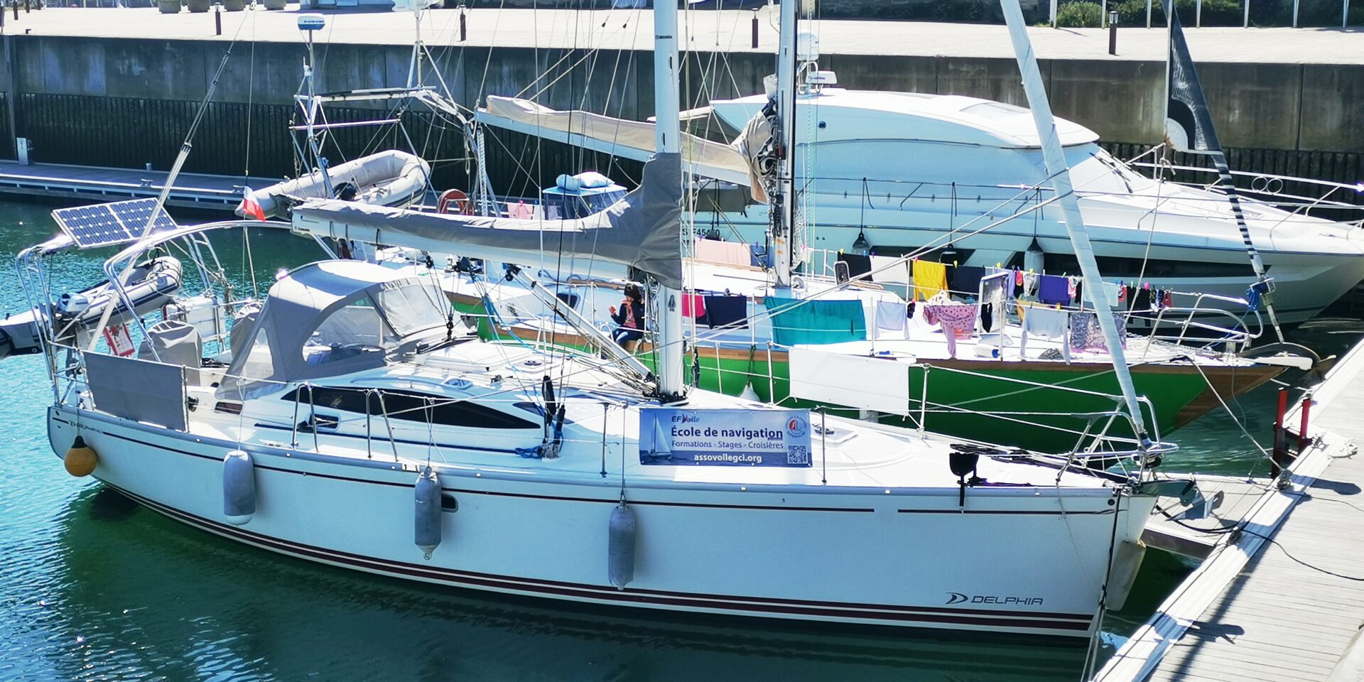Hermine, voilier école du GCI, après une manœuvre de port voilier à Port-Haliguen HERMINE VOILIER CLUB GCI